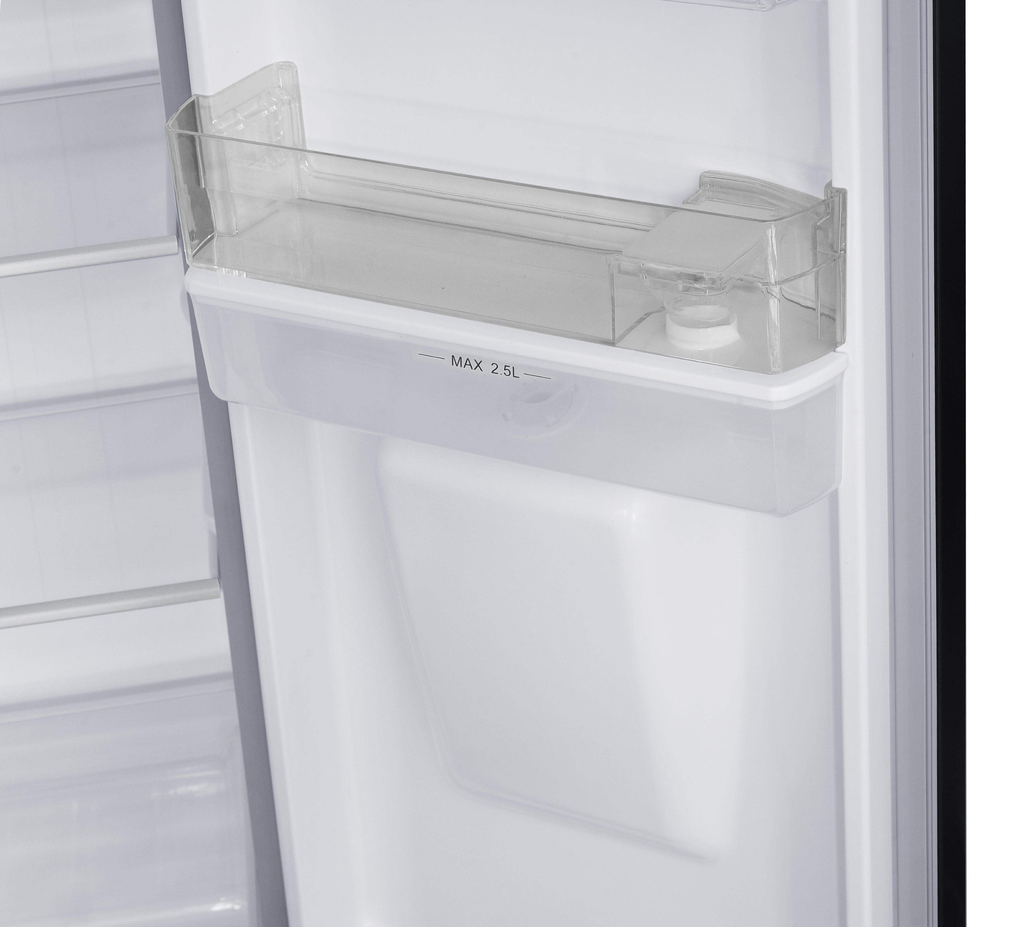 Eine transparente Türablage mit der Aufschrift "MAX 2.5L".