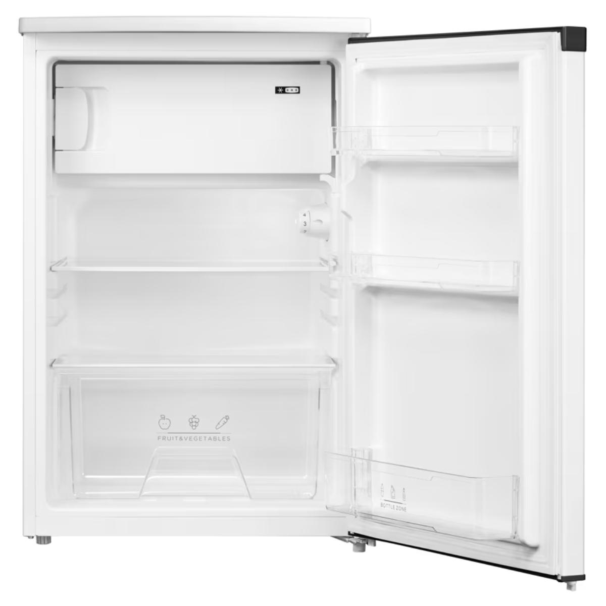 Un réfrigérateur blanc vide, porte ouverte, montrant les étagères.