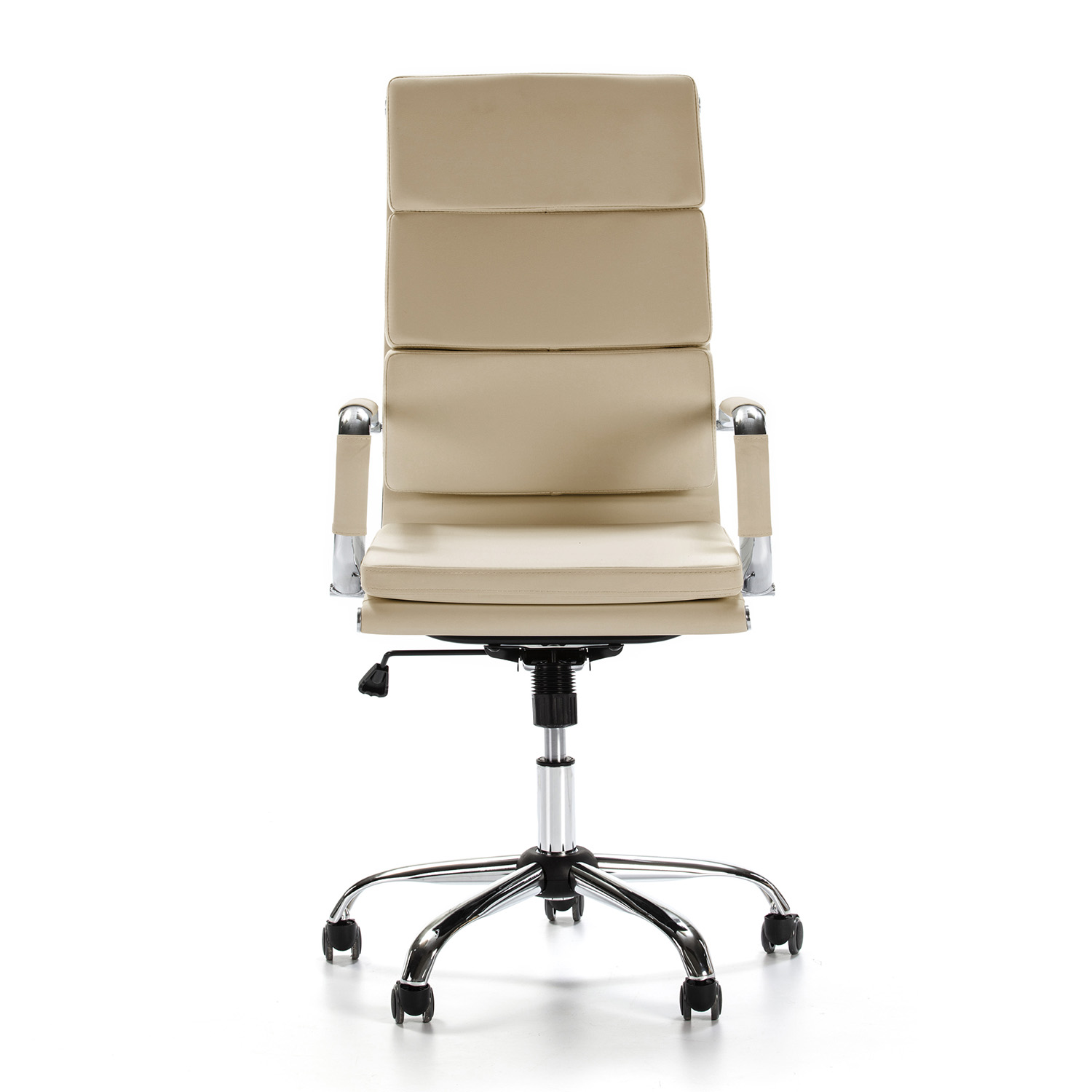 Silla de oficina beige de respaldo alto con detalles cromados sobre fondo blanco.