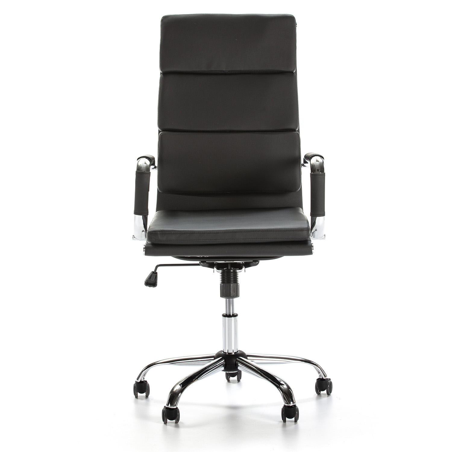 Silla de oficina negra con base cromada y ruedas, vista frontal.