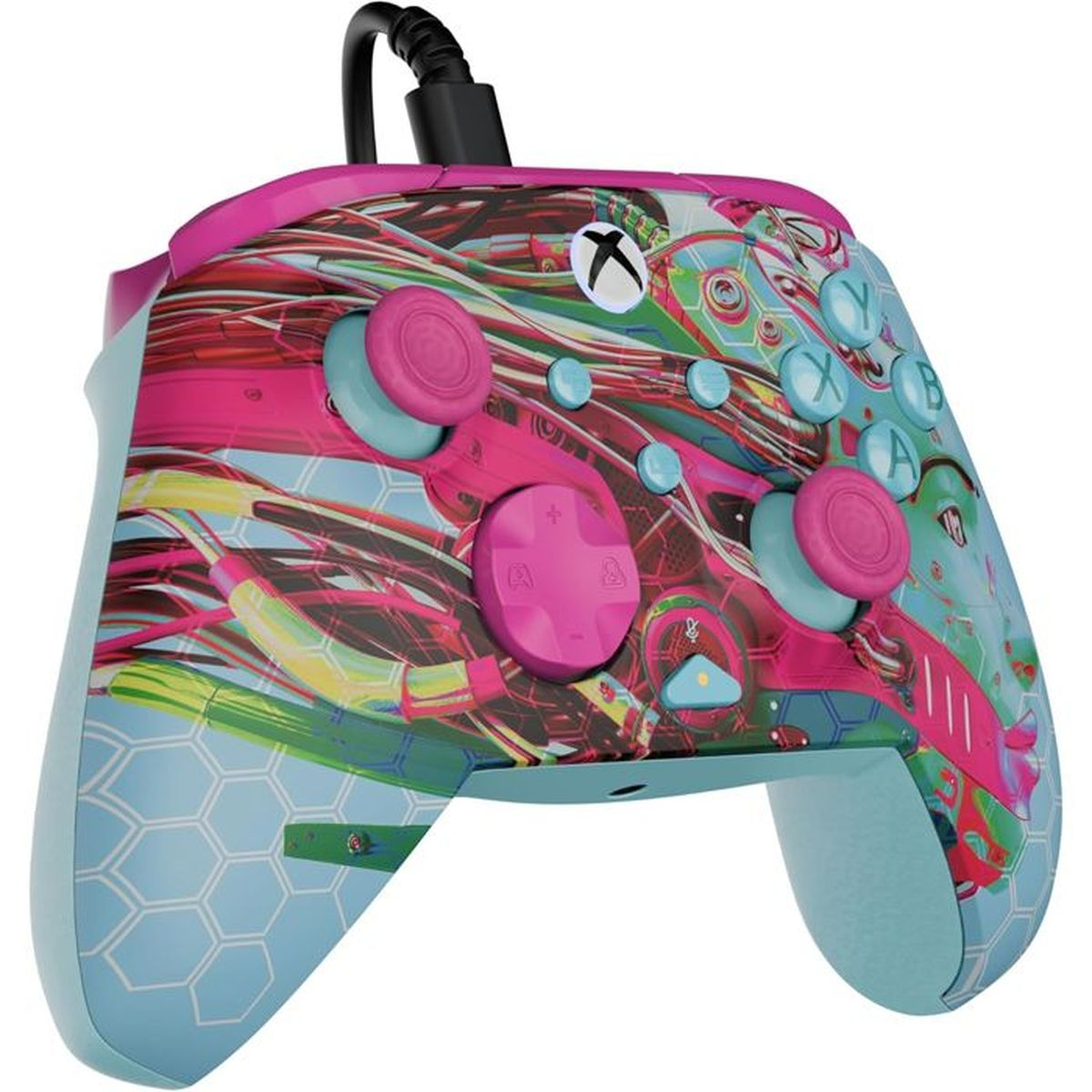 Un controller Xbox colorato con accenti rosa e blu e un complesso motivo grafico.