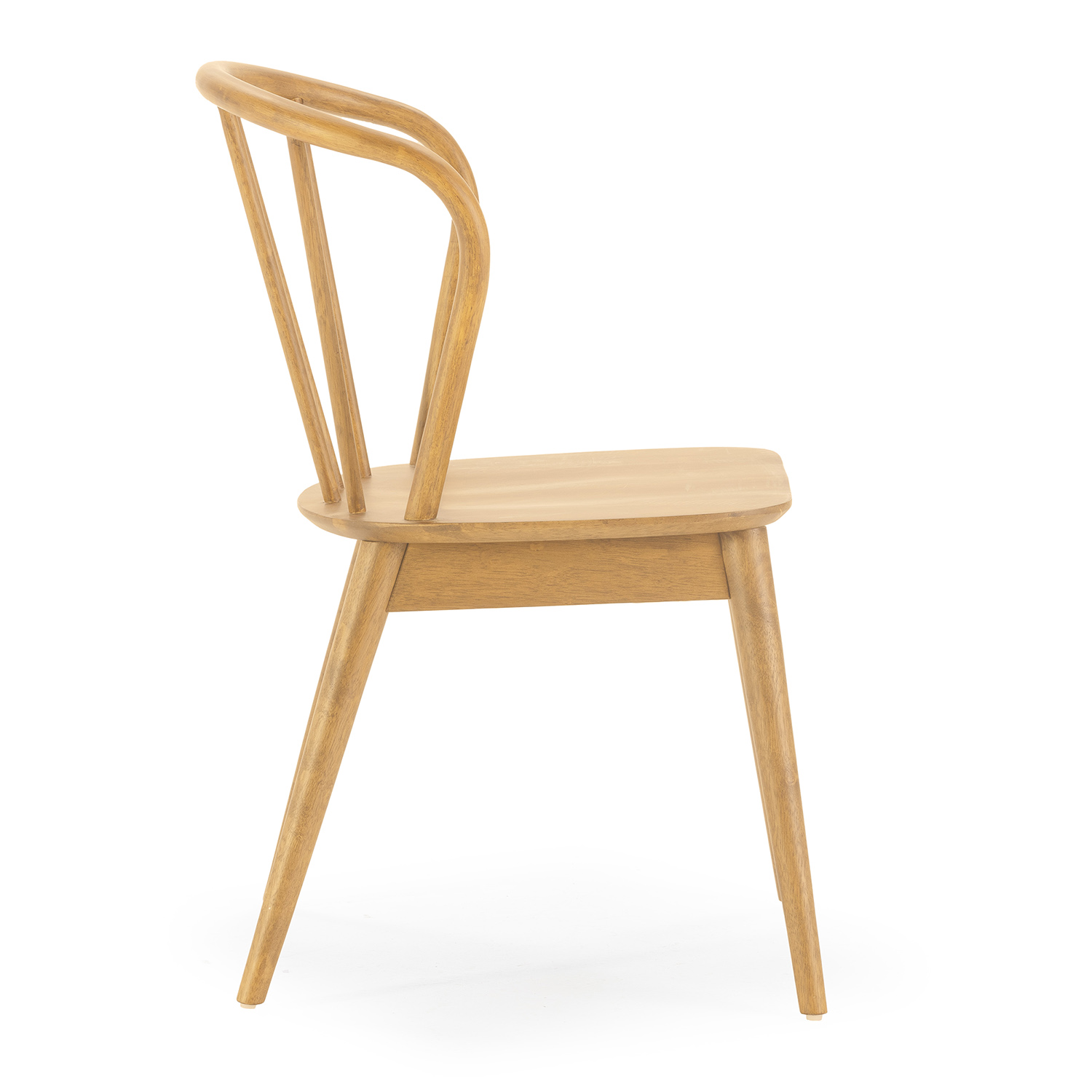 Una silla de madera con respaldo curvo y cuatro patas.