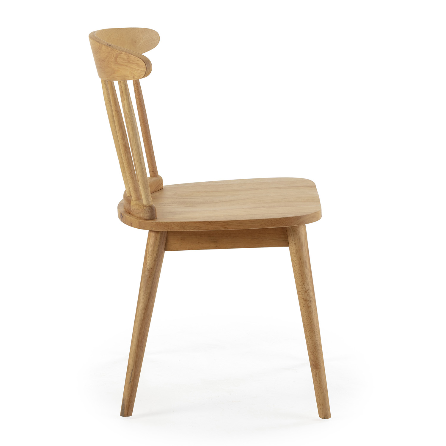 Una silla de madera con respaldo curvo y cuatro patas, vista de lado.