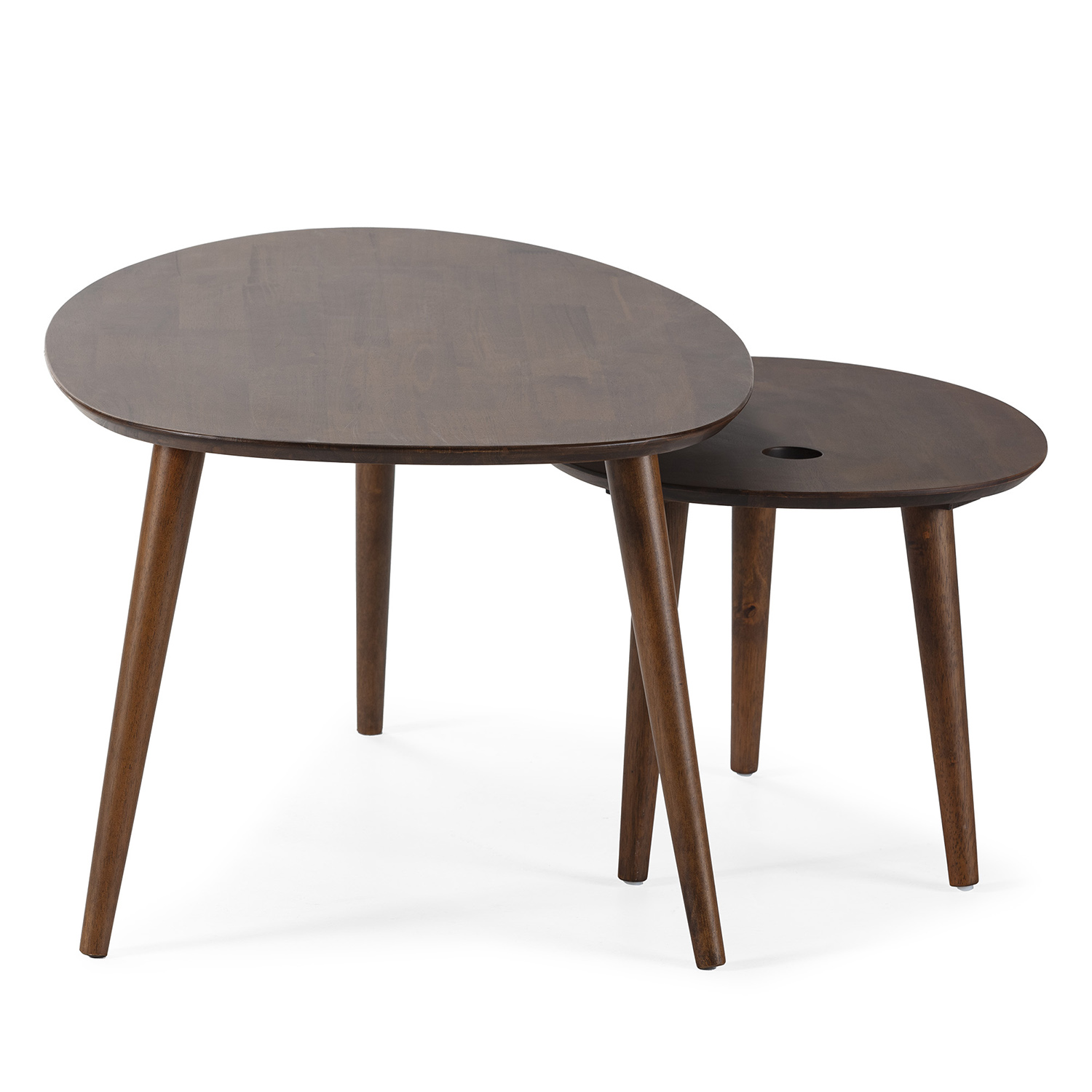 Dos mesas nido de madera marrón oscuro con patas cónicas sobre fondo blanco.
