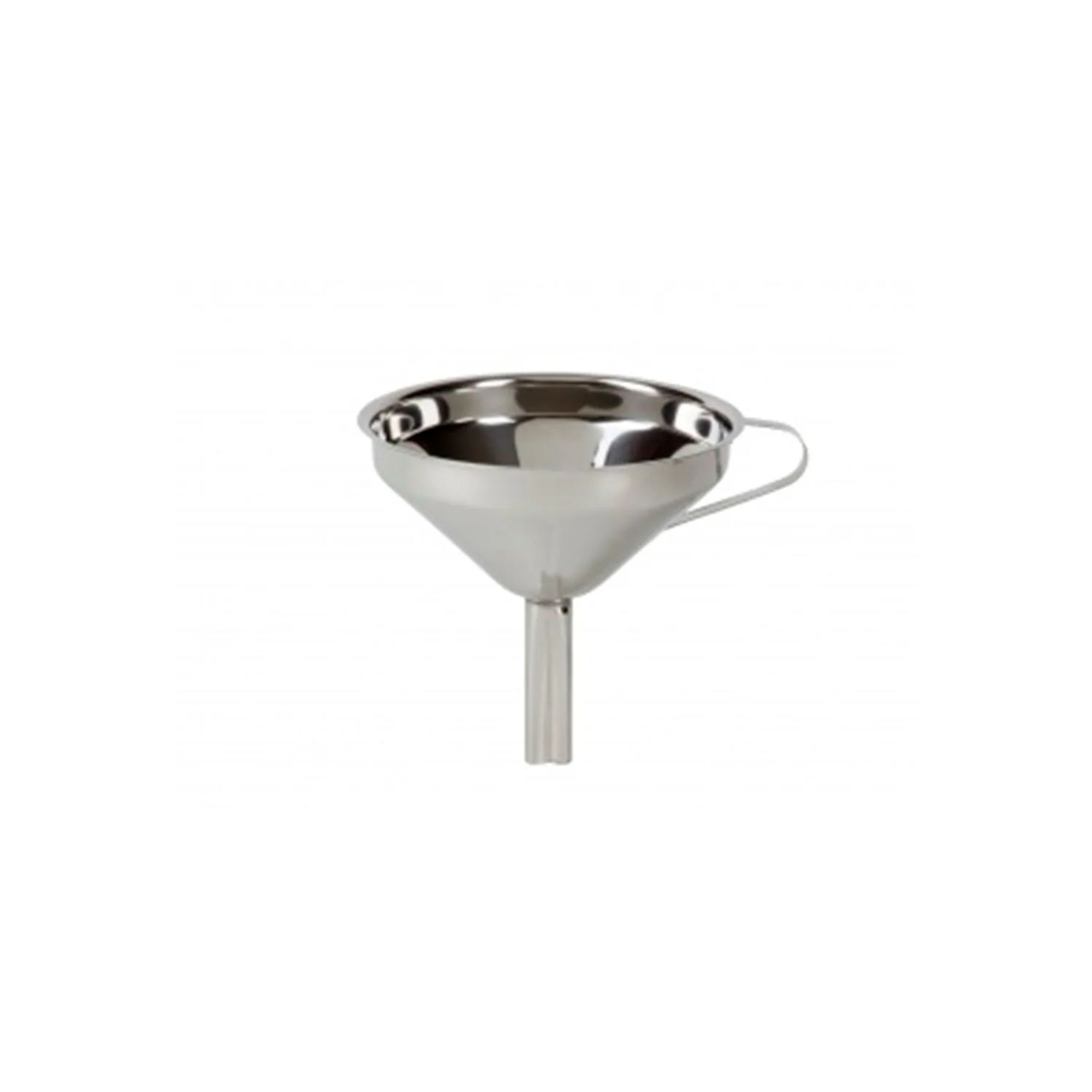 Een glimmende metalen trechter met handvat, op witte achtergrond.