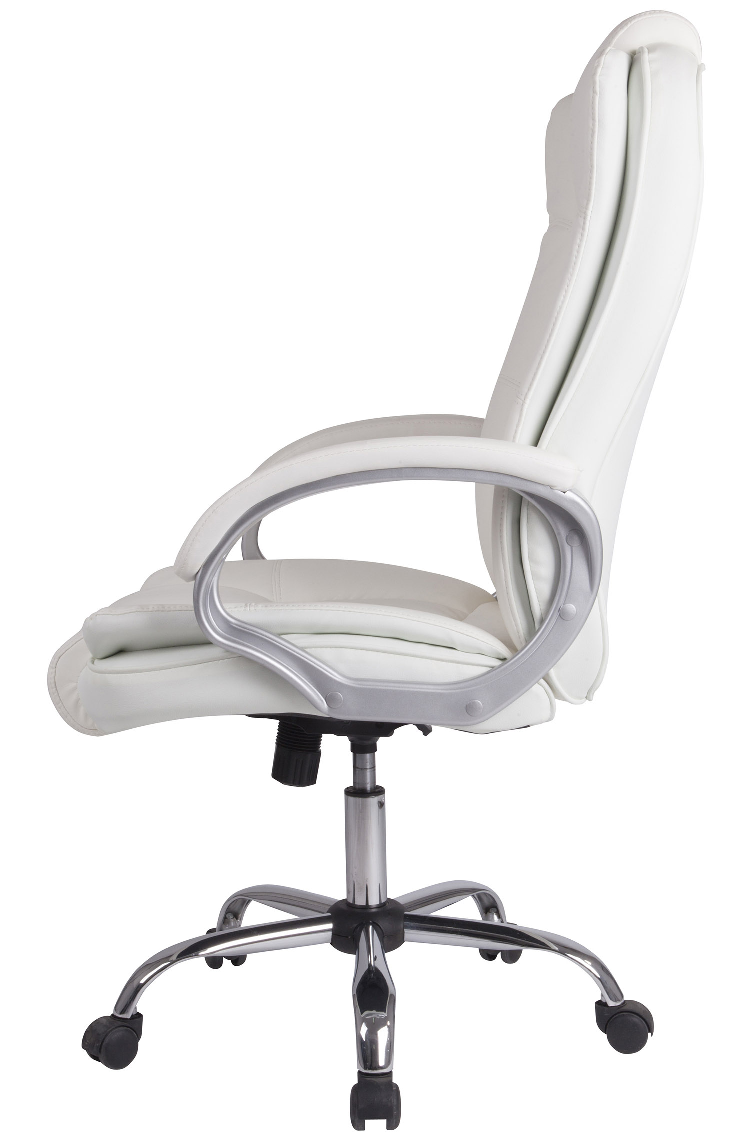 Una silla de oficina blanca con reposabrazos y ruedas plateadas.