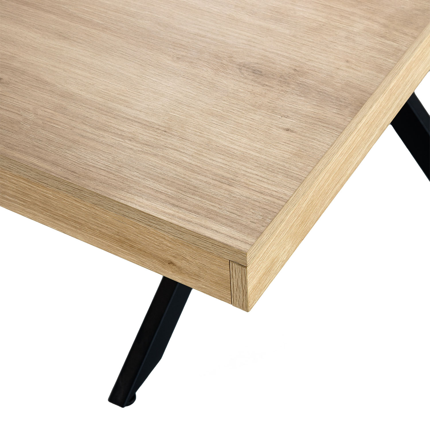 Tablero de madera con pata de metal negra sobre fondo blanco.