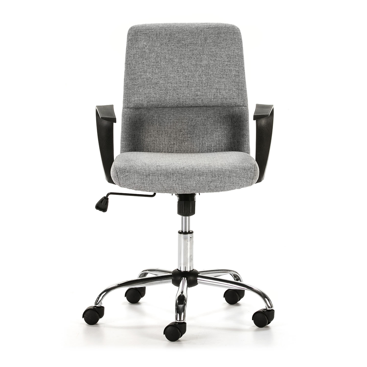 Una silla de oficina de tela gris con brazos negros y base cromada.