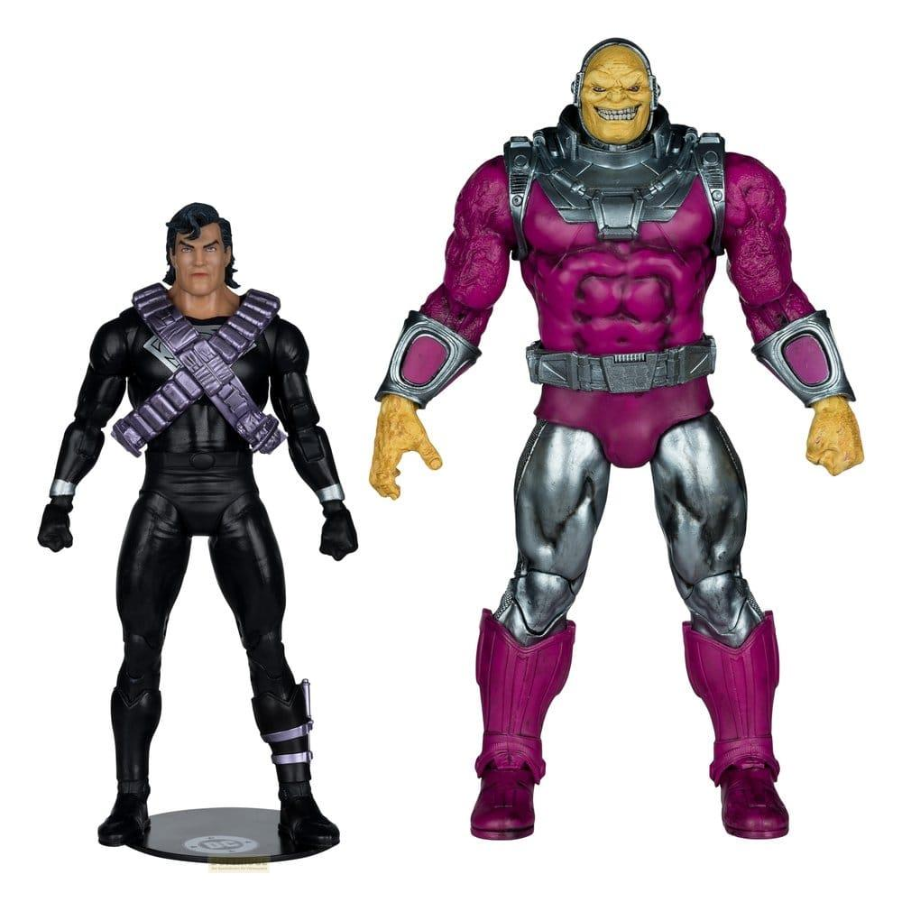 Zwei Actionfiguren: eine in Schwarz mit lila Riemen, eine in Pink- und Silberrüstung.