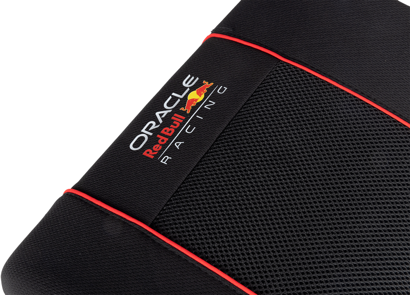 Tessuto nero con finiture rosse, mostra il logo Oracle Red Bull Racing.