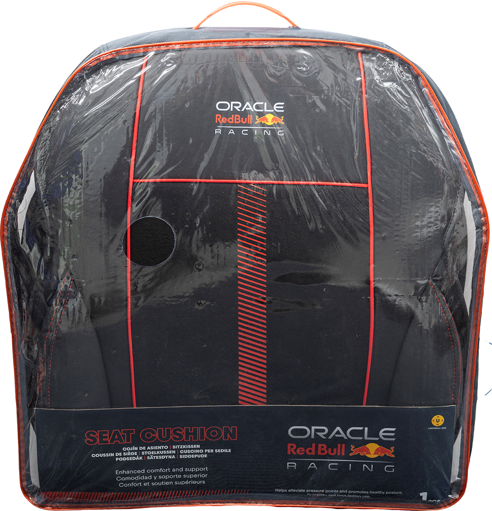 Un cuscino per sedile nero con logo Oracle Red Bull Racing, confezionato in plastica.