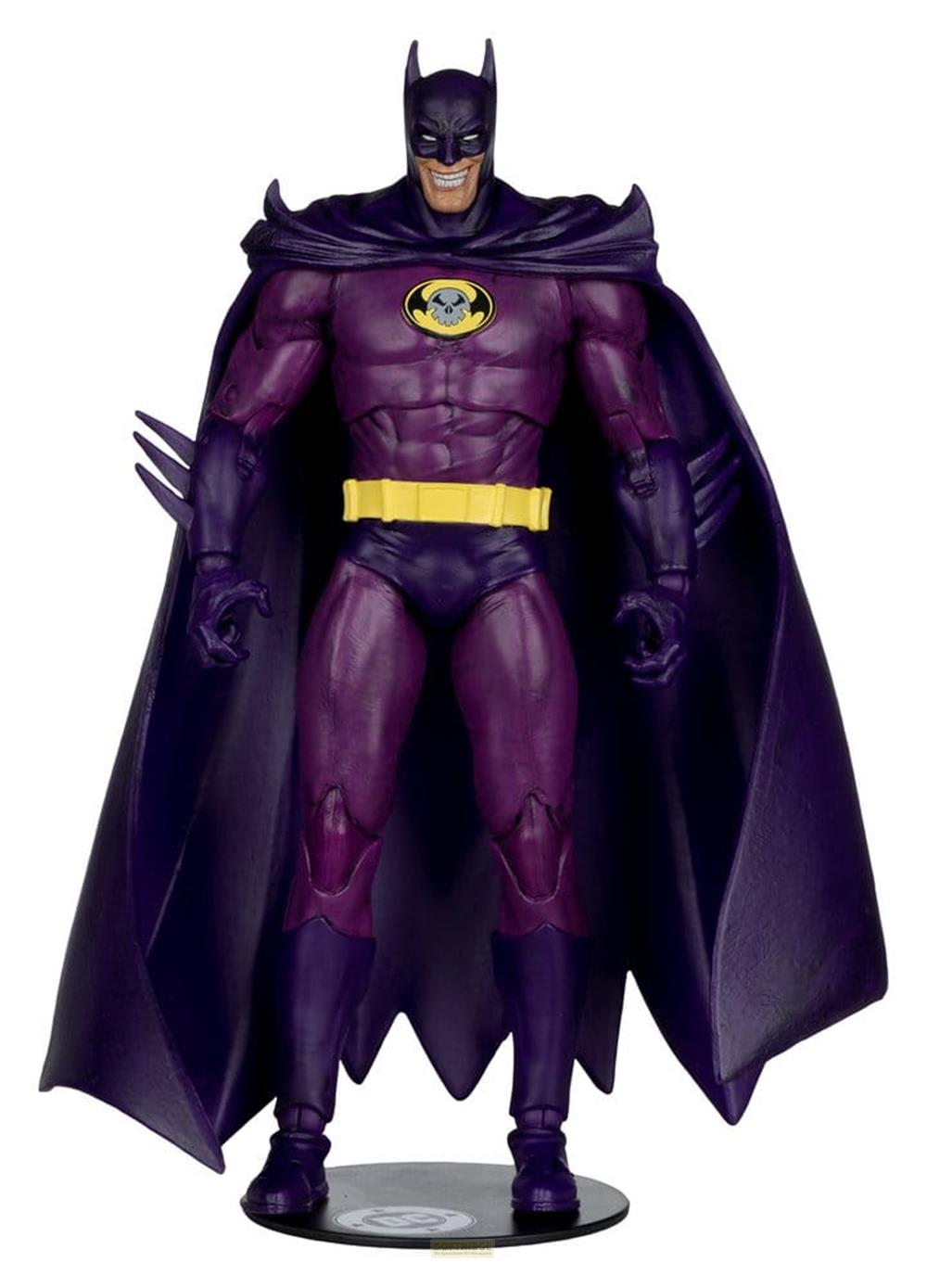 Eine Batman-Figur in Lila mit gelbem Gürtel und Totenkopf-Symbol.