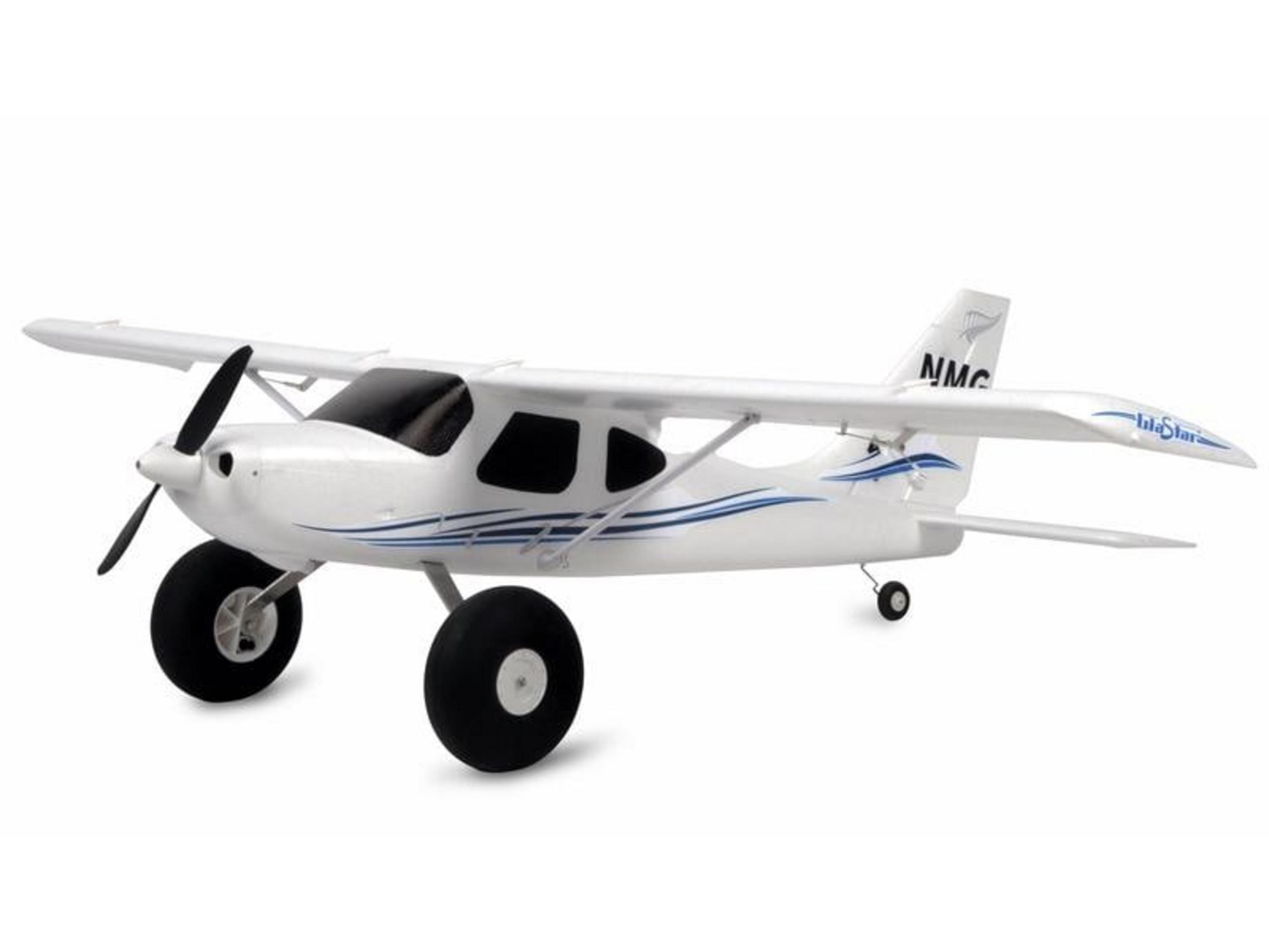 Un avion modèle blanc avec des roues noires et des rayures bleues.