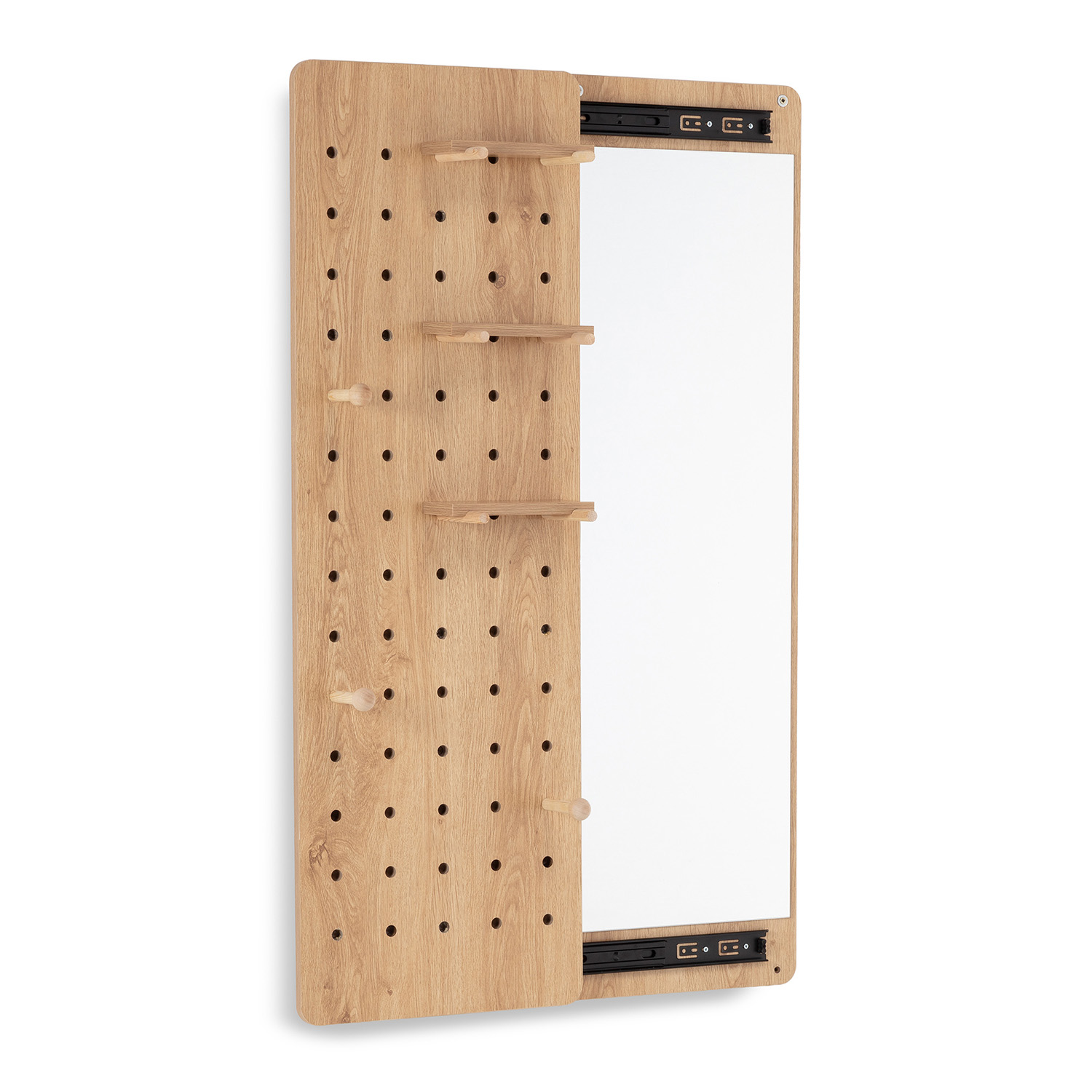 Tablero perforado de madera con estantes pequeños y panel blanco.