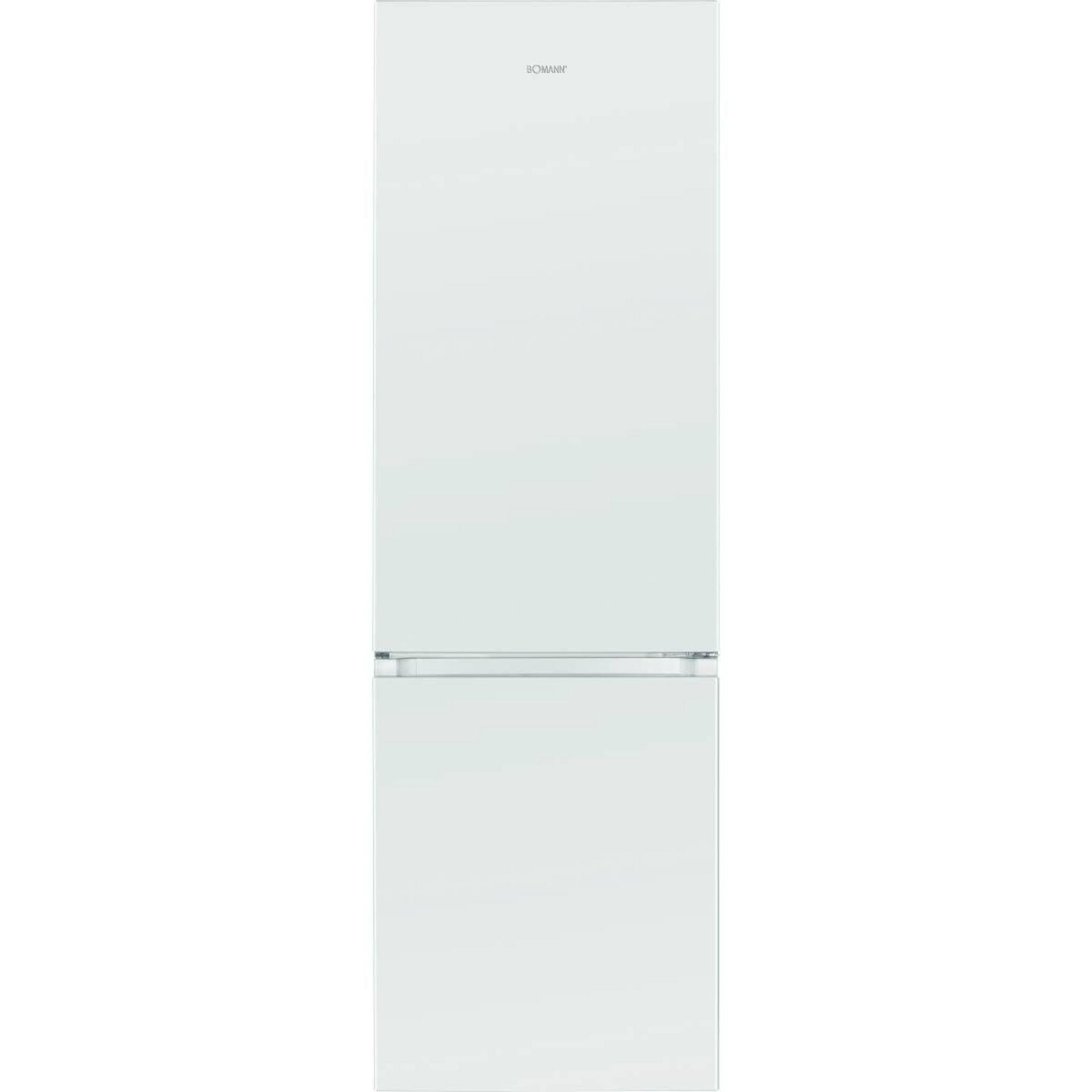 Ein weißer Kühlschrank mit Gefrierfach, oben BOSSMANN-Logo, mittig schmaler Griff.