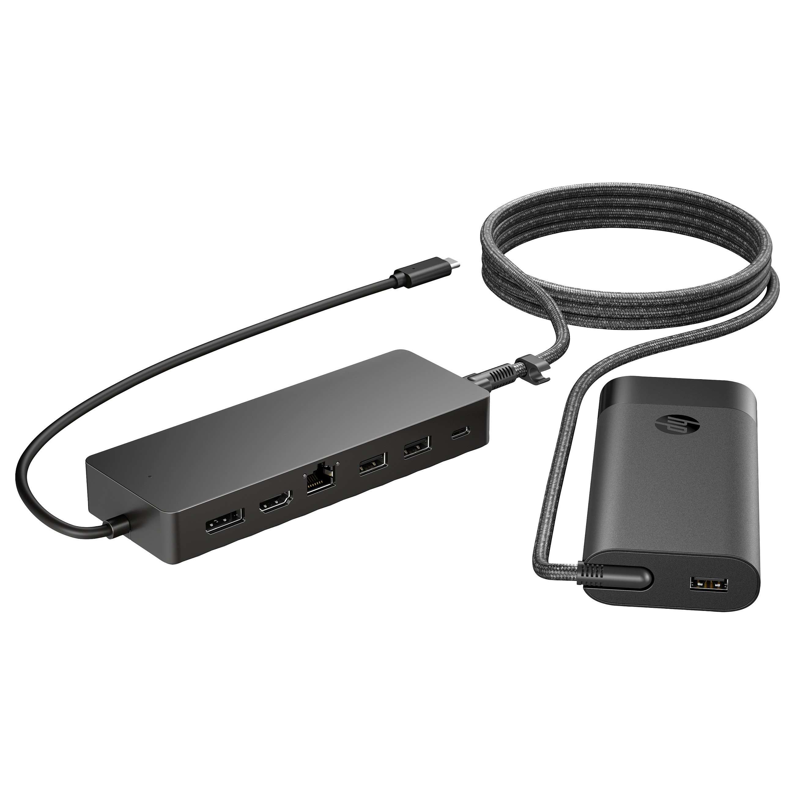 Un dock USB-C nero e un adattatore di alimentazione con logo HP, collegati da cavo intrecciato.