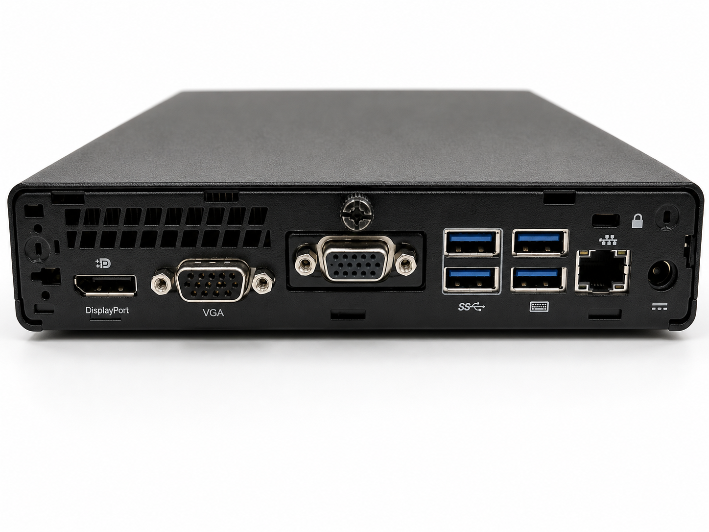 Rückseite eines schwarzen Mini-PCs mit DisplayPort, VGA, vier USB-Anschlüssen und Ethernet-Port.