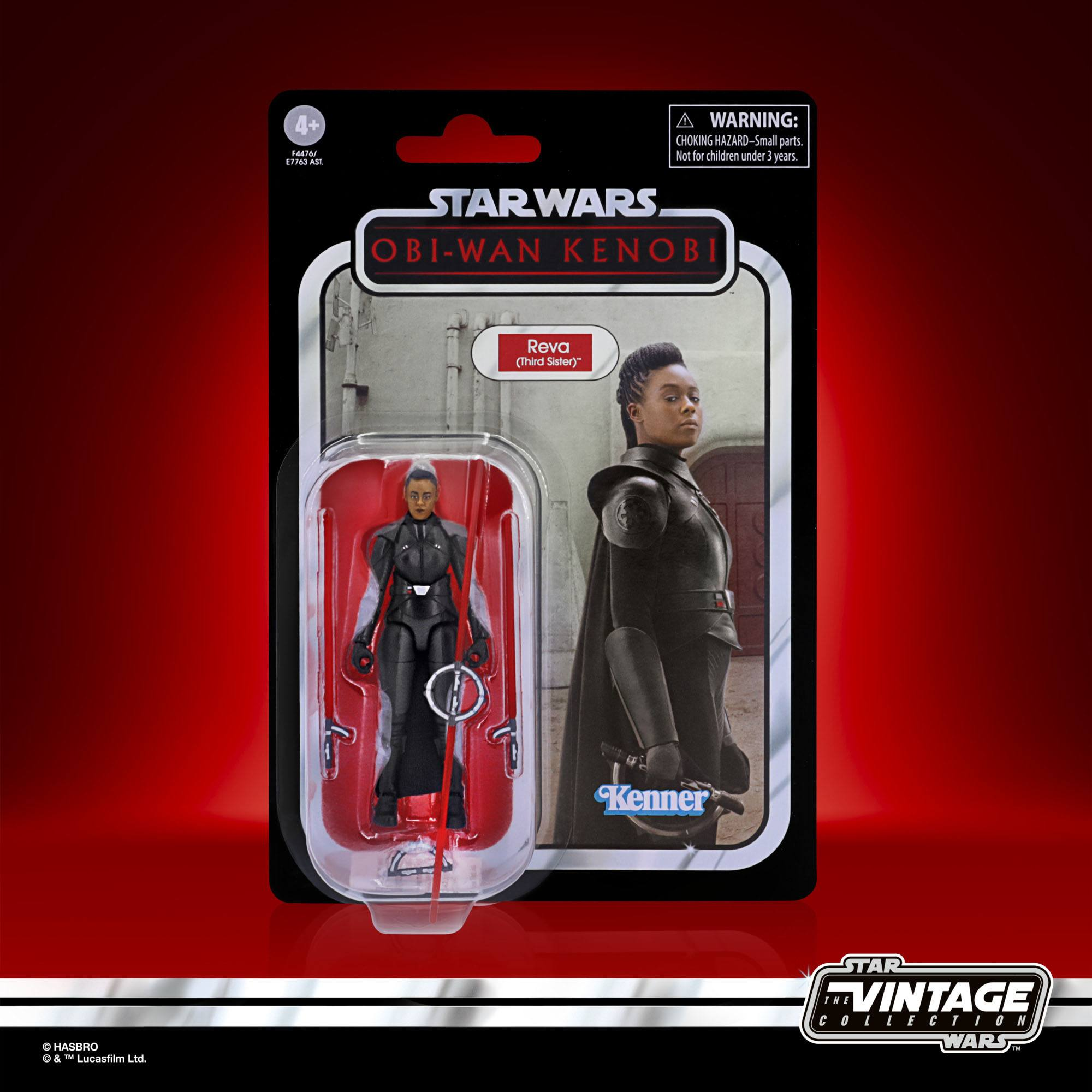 Action figure di Reva (Terza Sorella) di Star Wars in confezione su sfondo rosso.