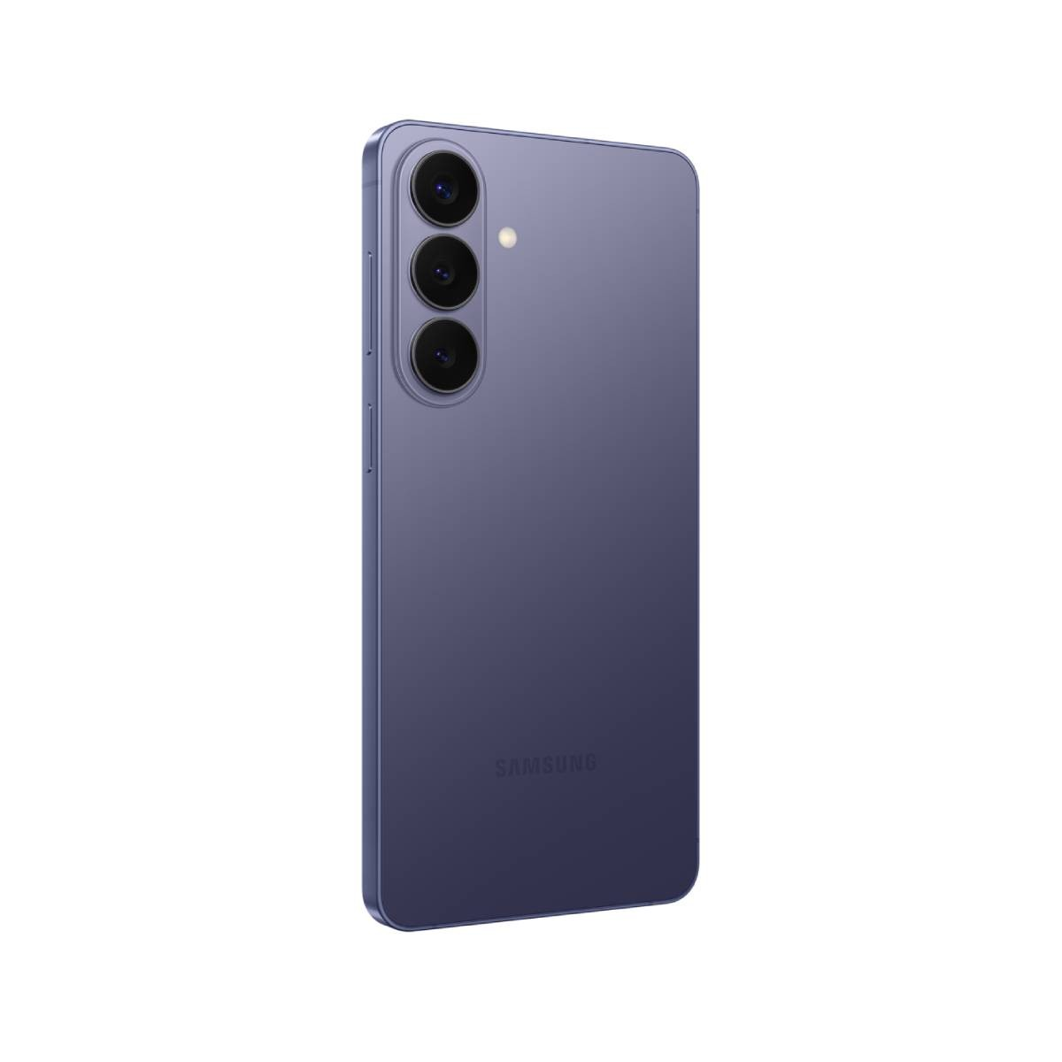 Fioletowy smartfon Samsung z trzema tylnymi aparatami, na białym tle.