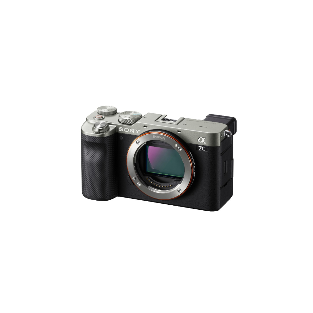 Een zilverkleurige en zwarte Sony Alpha 7C camera met zichtbare sensor.