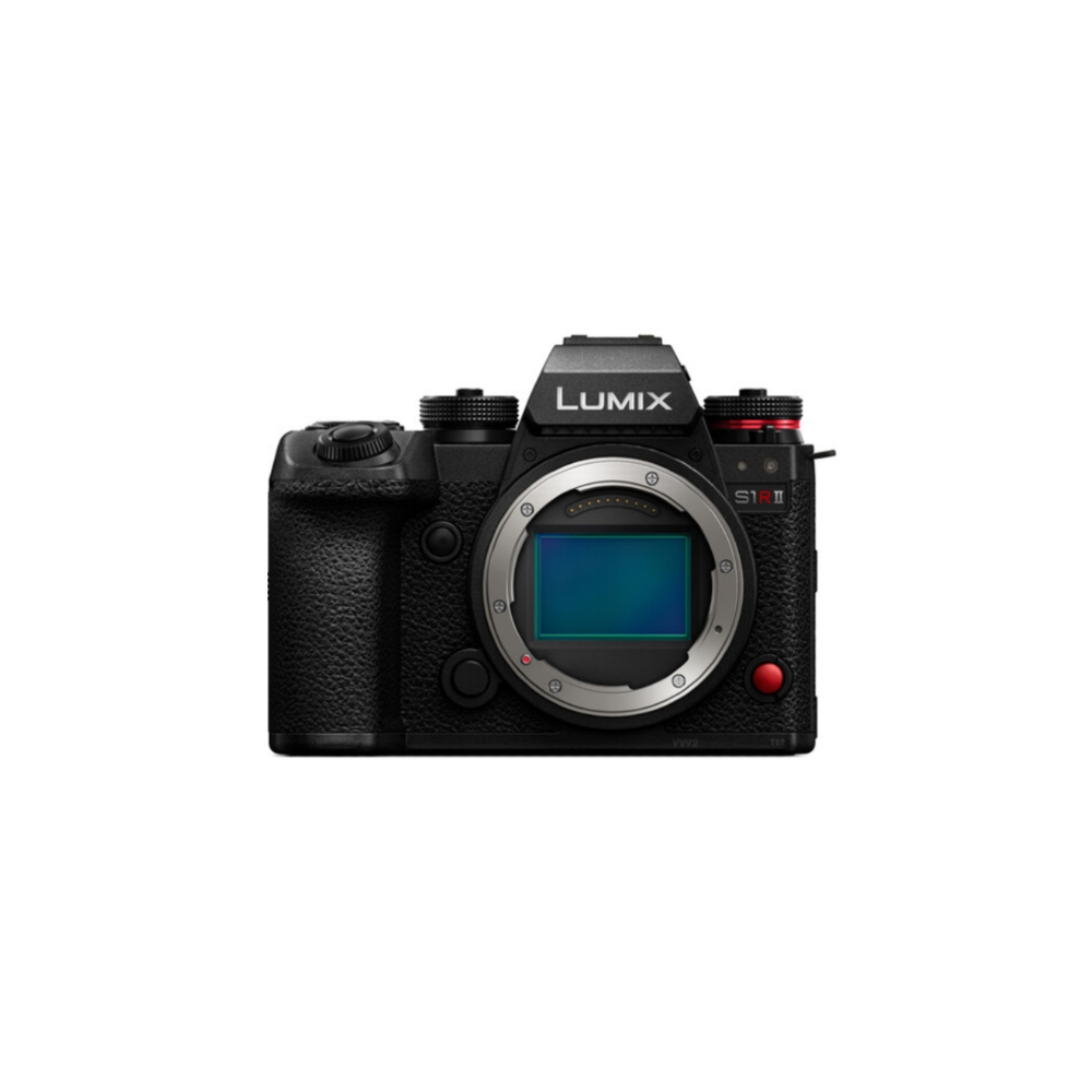 Zwarte Lumix S1R II camera met rode sluiterknop, op witte achtergrond.