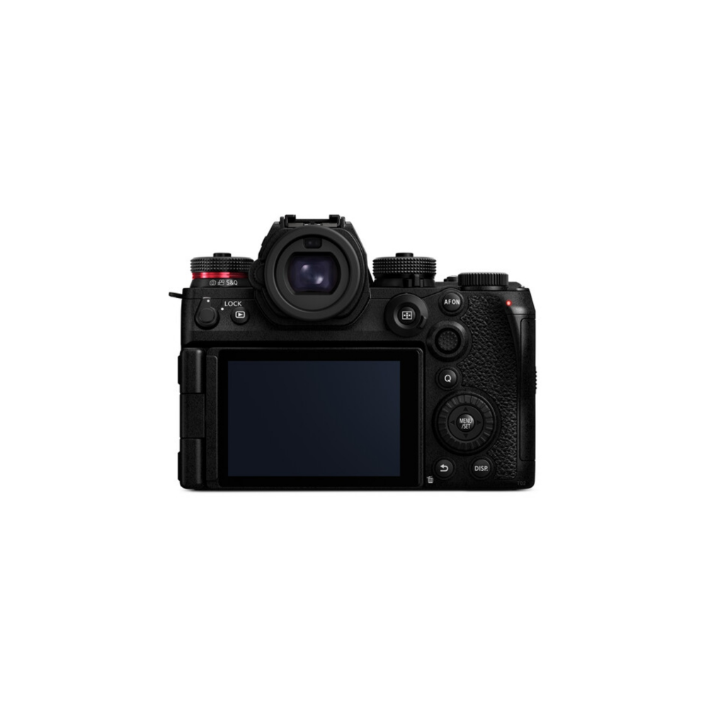 Achterkant van een zwarte digitale camera met een uitklapscherm en vele knoppen.