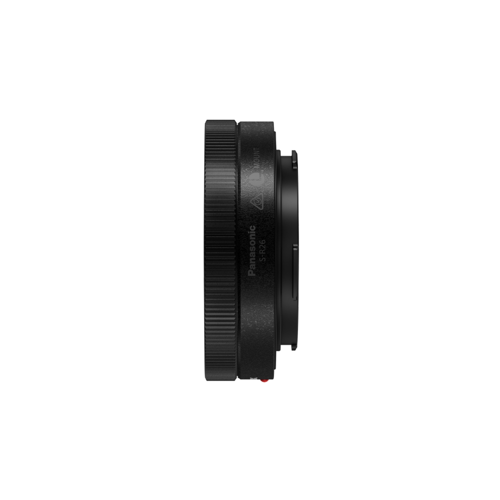 Schwarzes Objektiv mit Beschriftung: Panasonic S-R26 L-Mount.