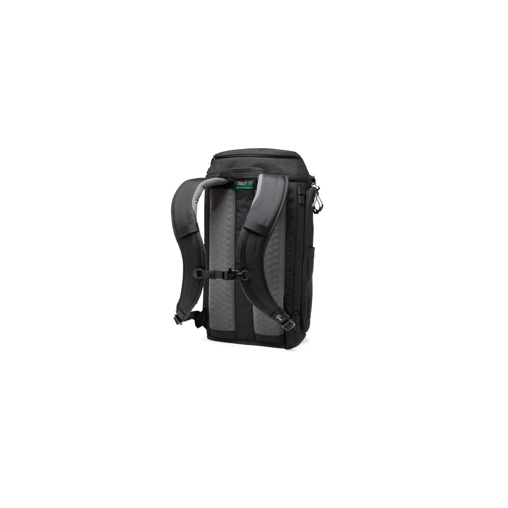 Sac à dos noir avec bretelles rembourrées et panneau dorsal respirant.
