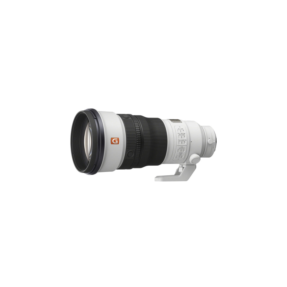 A white and black camera lens with a G logo on a white background.