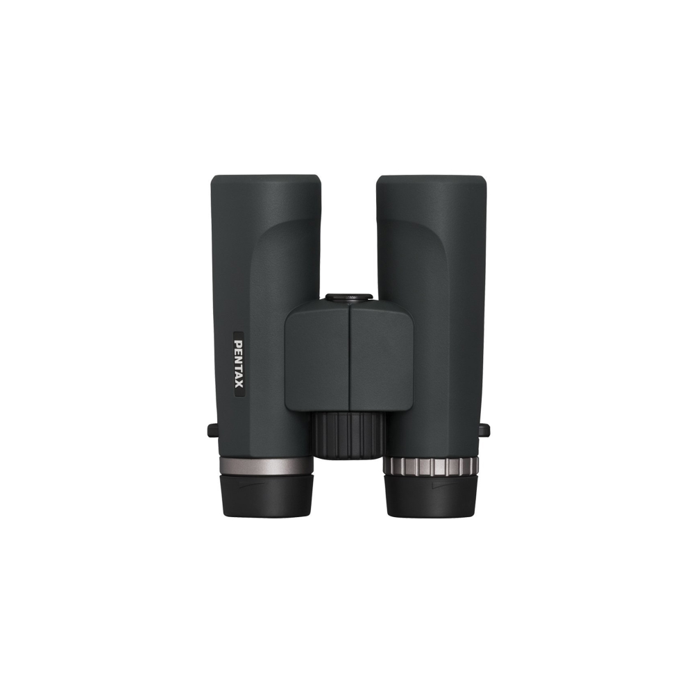 Donkergrijze Pentax verrekijker met zilveren ringen en scherpstelwiel.