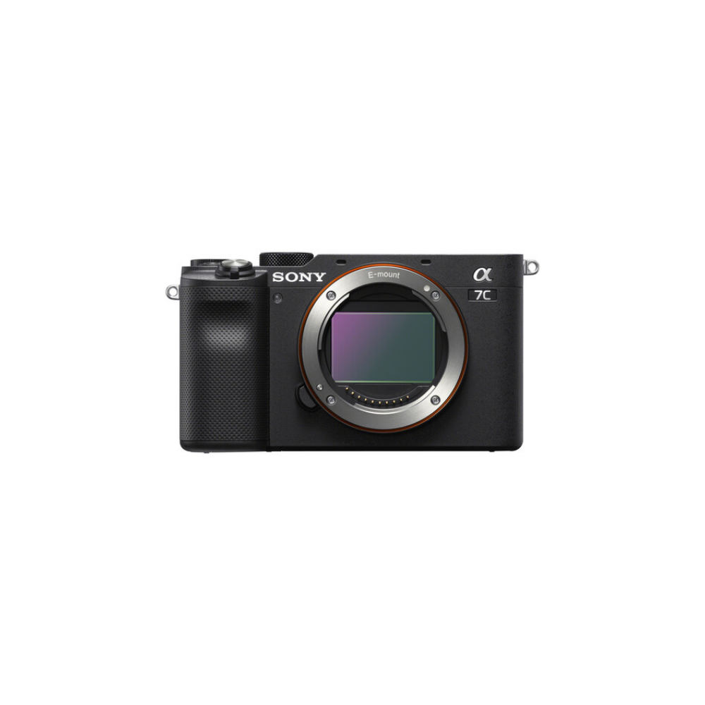 Een zwarte Sony Alpha 7C camera met E-mount en open sensor.