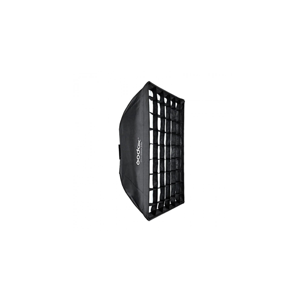 Ein schwarzer Godox-Softbox-Diffusor mit einem Gitter, der auf weißem Hintergrund steht.