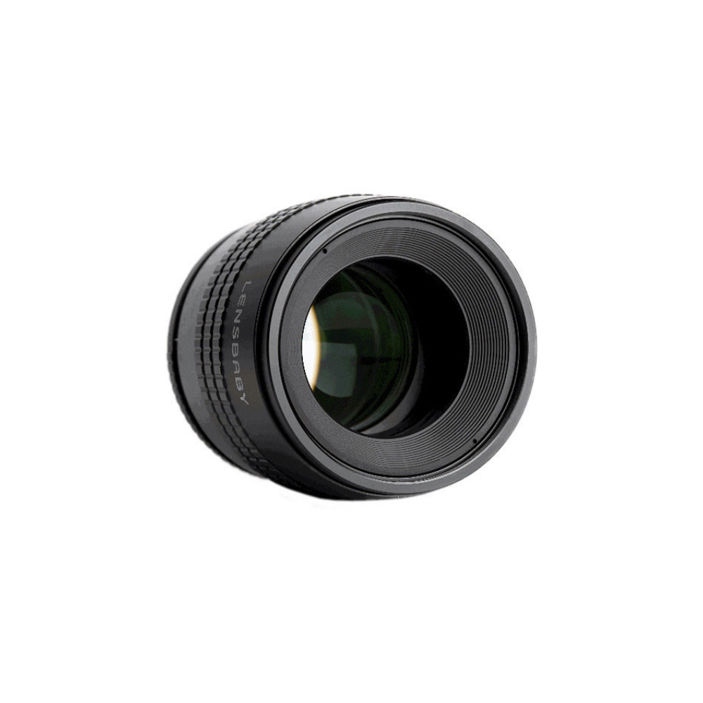 Een zwarte cameralens met LENSBABY-merk.