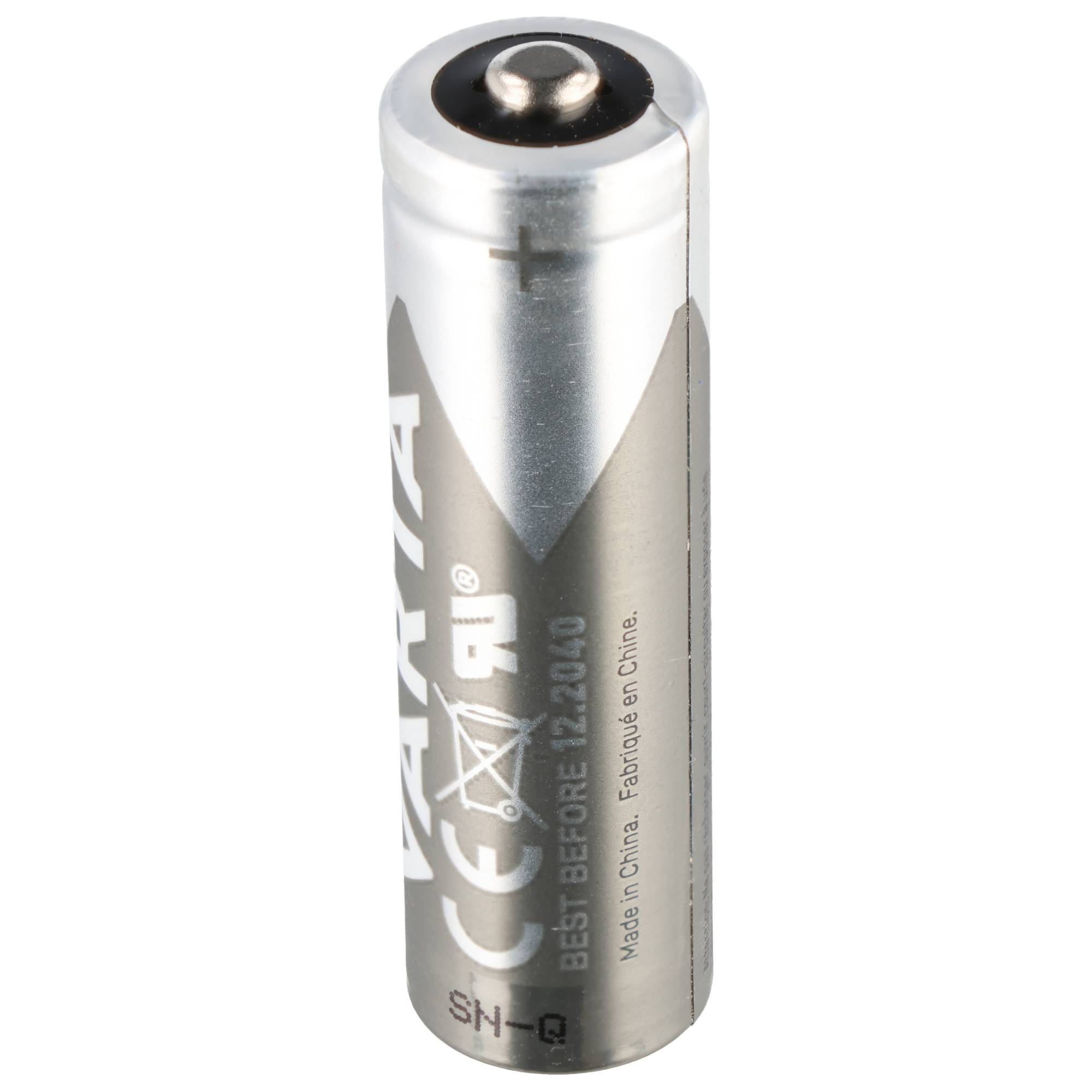 Eine einzelne silberne AA-Batterie mit schwarzen und grauen Markierungen.