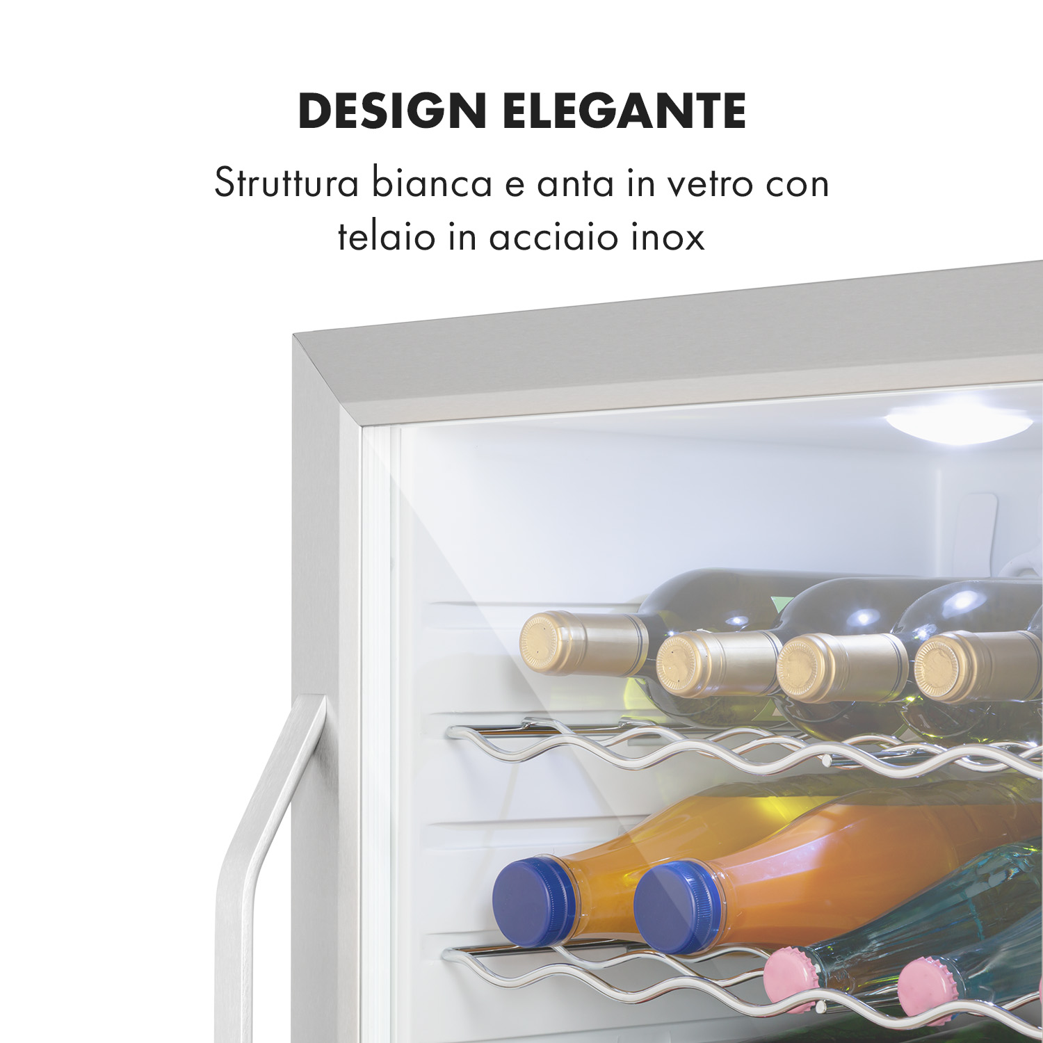Un electrodoméstico blanco con puerta de cristal que muestra botellas.