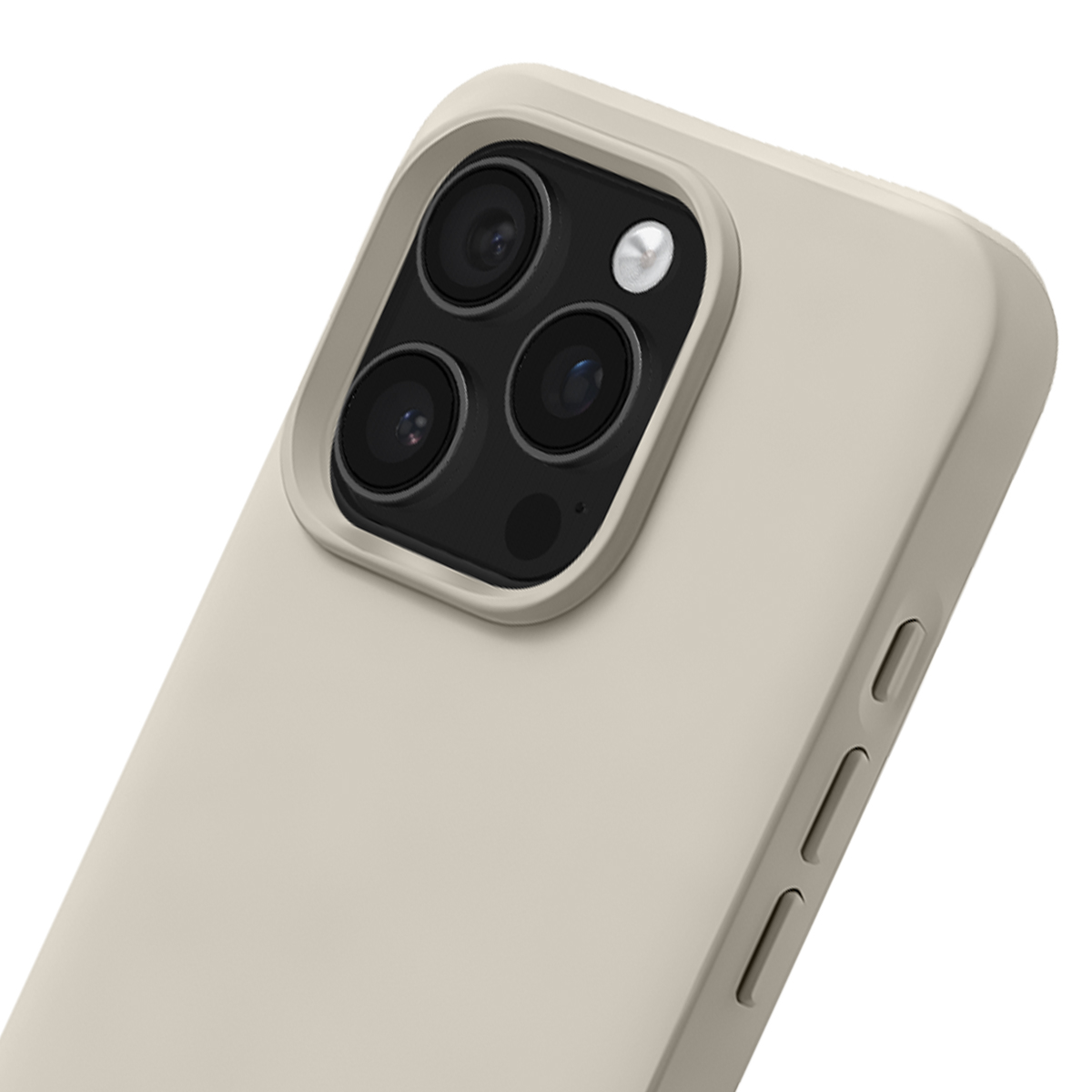 Una cover beige per telefono con tripla lente e flash, vista angolata.