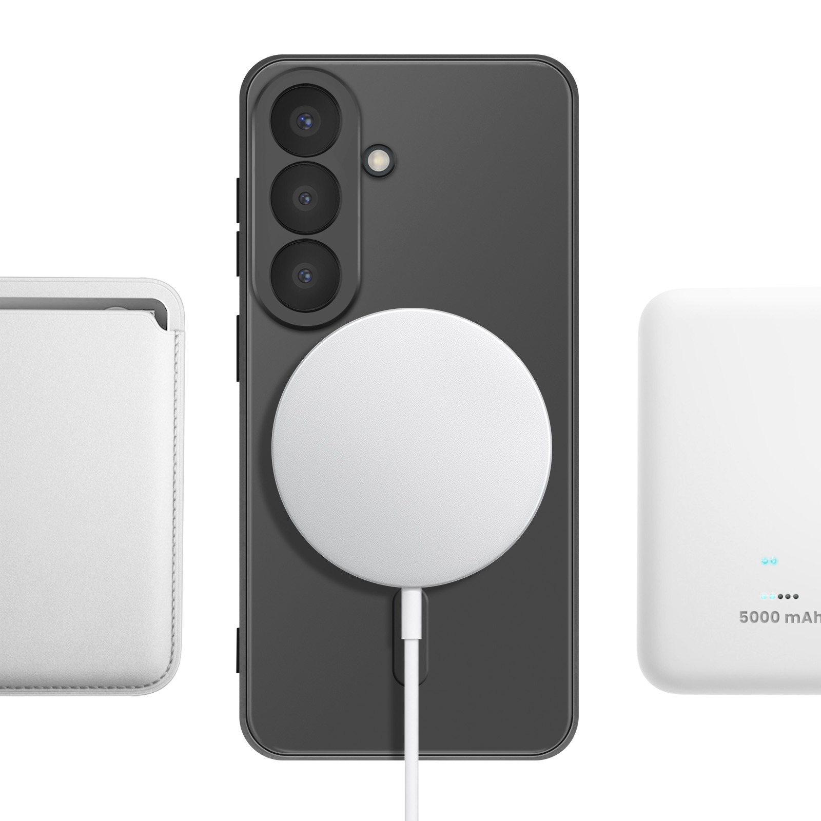 Een zwarte smartphone met drie camera's, magnetische oplader en witte hoes.