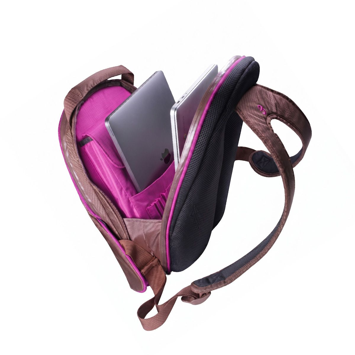 Ein brauner Rucksack mit pinkem Innenfutter und zwei Laptops darin.