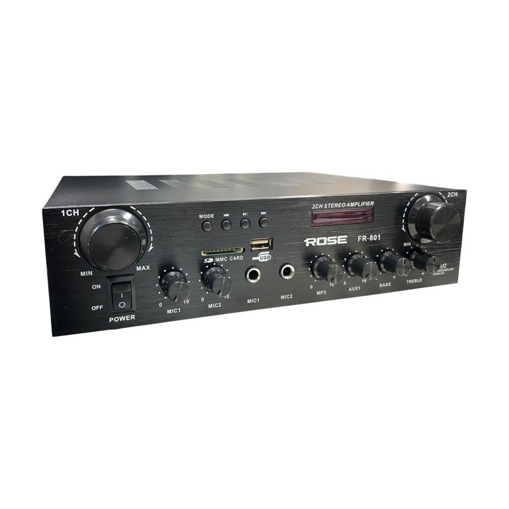 Siyah stereo amfi, kadranlar, düğmeler, SD/MMC ve USB bağlantı noktaları.