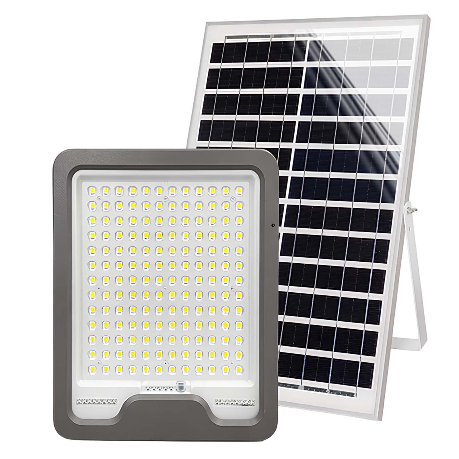 Eine graue LED-Flutlicht mit einem Solarpanel dahinter auf weißem Hintergrund.