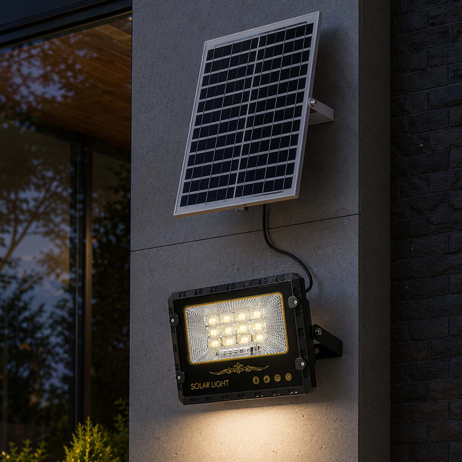 Ein Solarpanel über einer schwarzen LED-Leuchte an einer Wand.