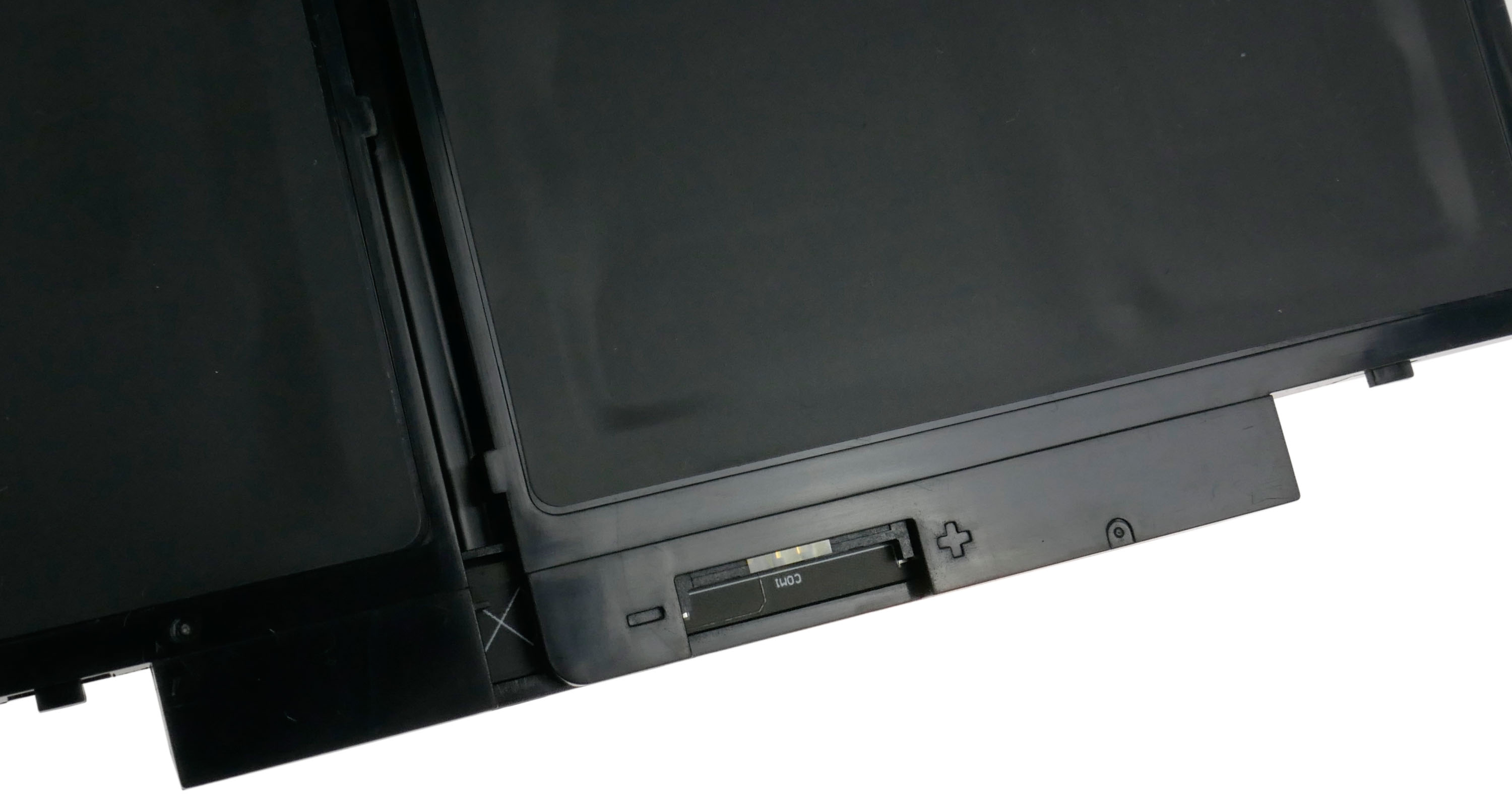 Czarna bateria do laptopa z obszarem złącza i napisem "COM1".