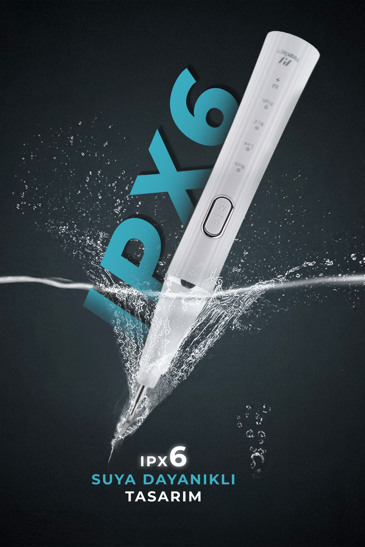 IPX6 suya dayanıklı beyaz bir cihaz suya daldırılıyor.