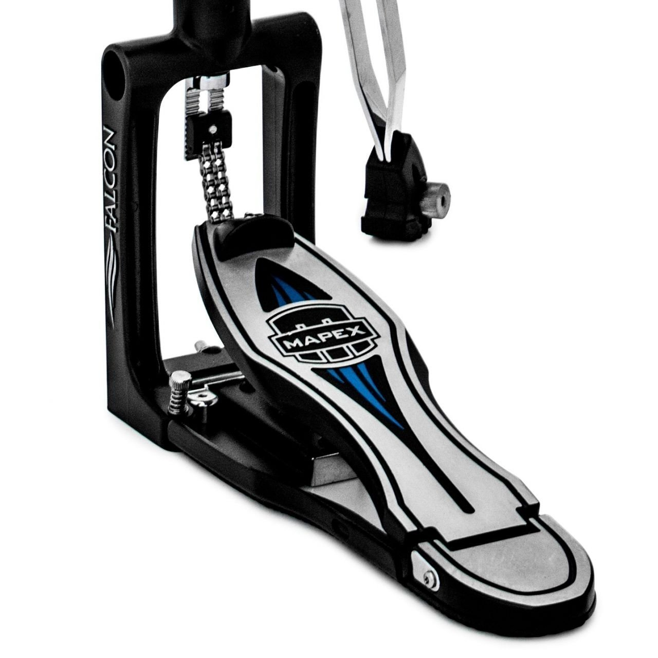 Gümüş ayak tabanlı ve mavi vurgulu siyah Mapex Falcon bas davul pedalı.