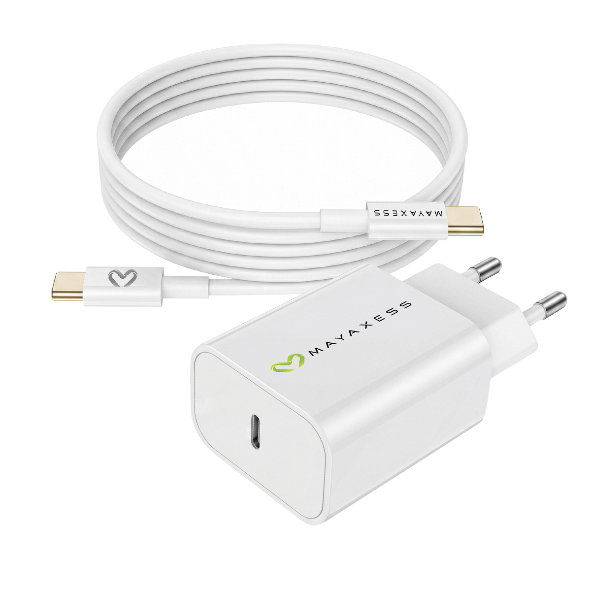 Un caricabatterie USB-C bianco e un cavo USB-C bianco su sfondo bianco.