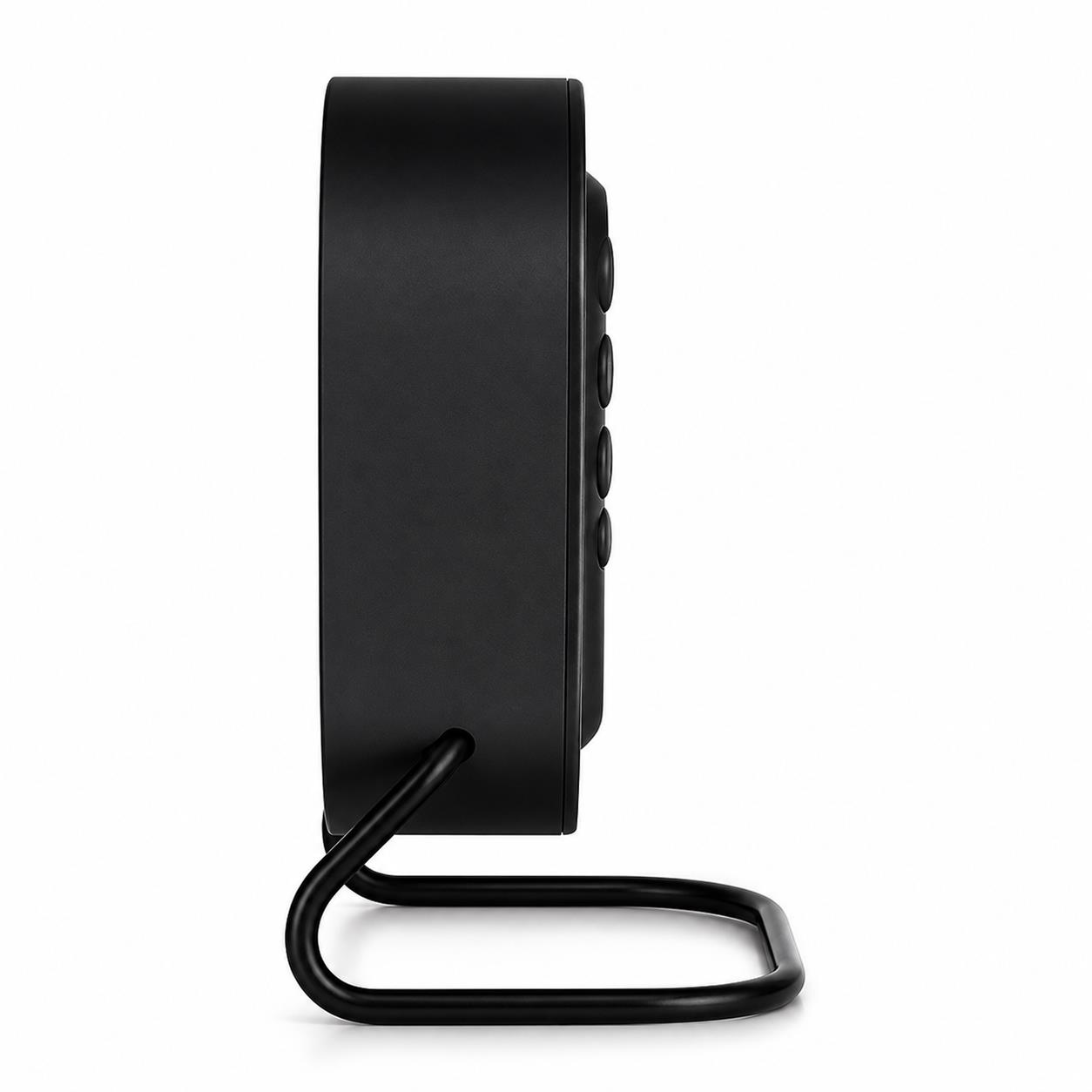Metal stand üzerinde siyah hoparlör, yandan gösteriliyor.