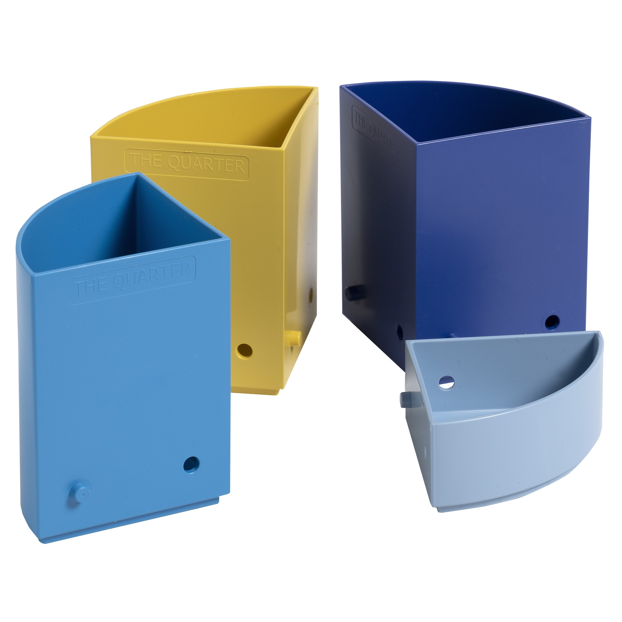 Quattro contenitori colorati: blu, giallo, blu scuro e azzurro.
