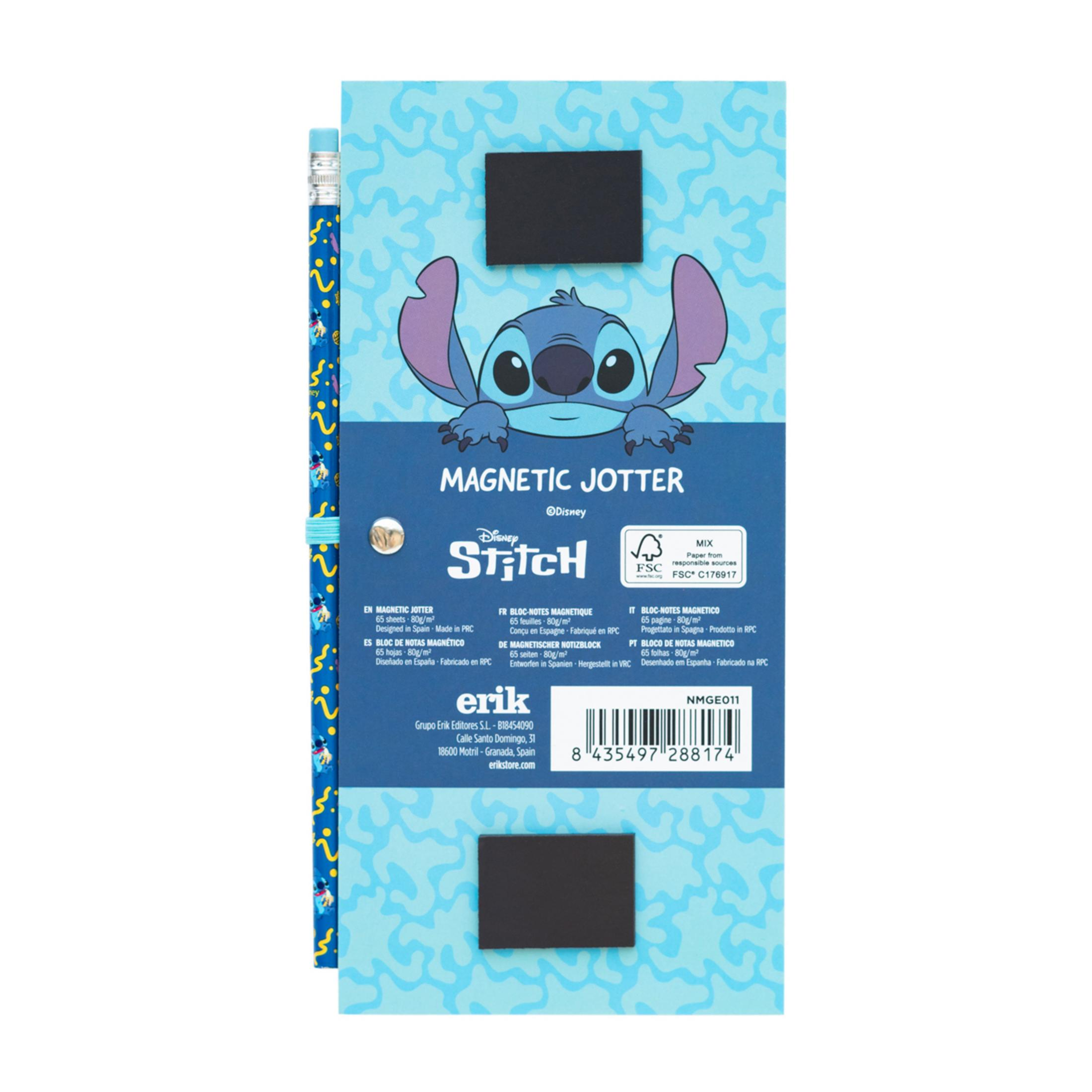 Ein Stitch-Notizblock mit Bleistift und Magnet. Hellblau mit Wellenmuster.