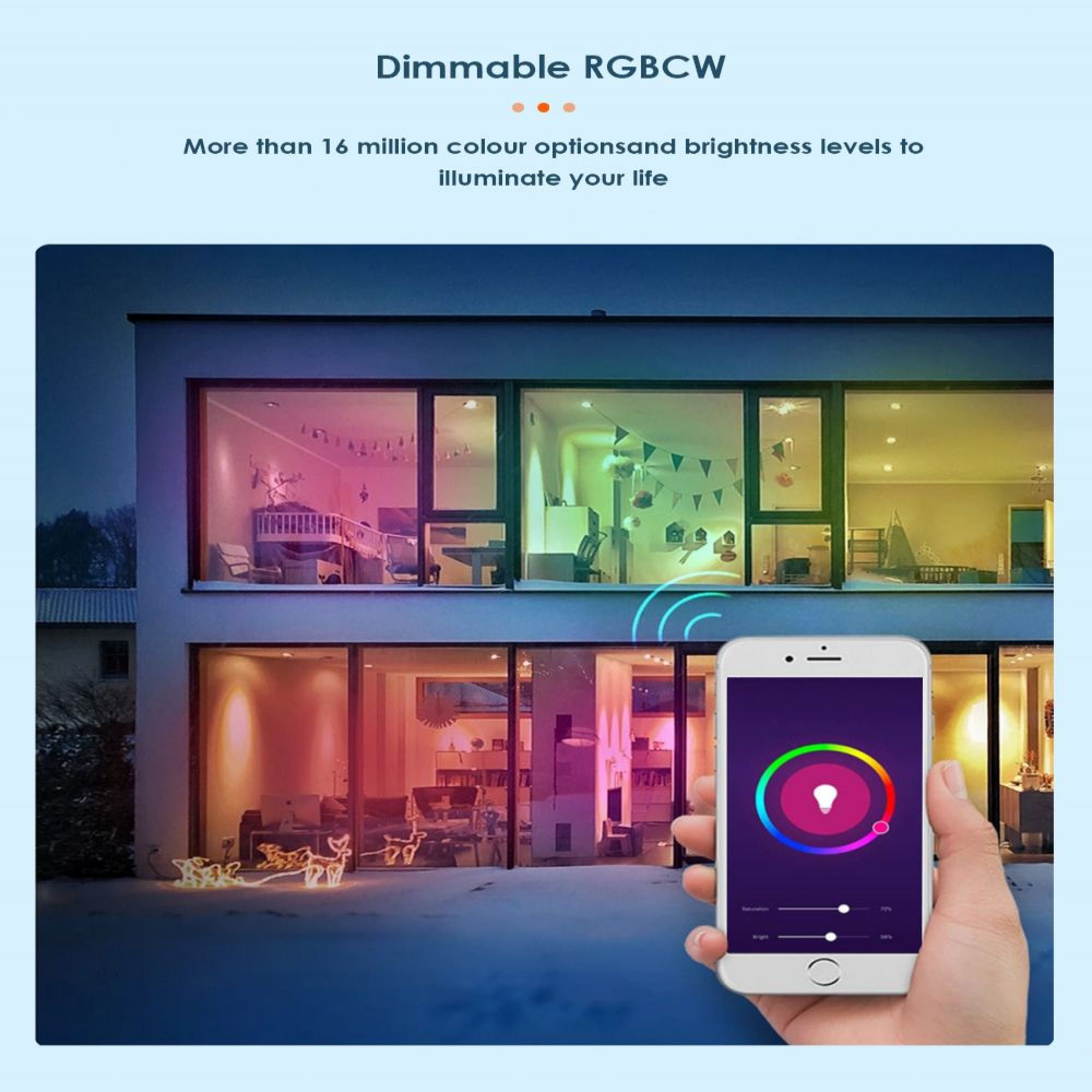 Ein Haus bei Nacht mit farbiger Innenbeleuchtung, gesteuert über eine App auf dem Handy.