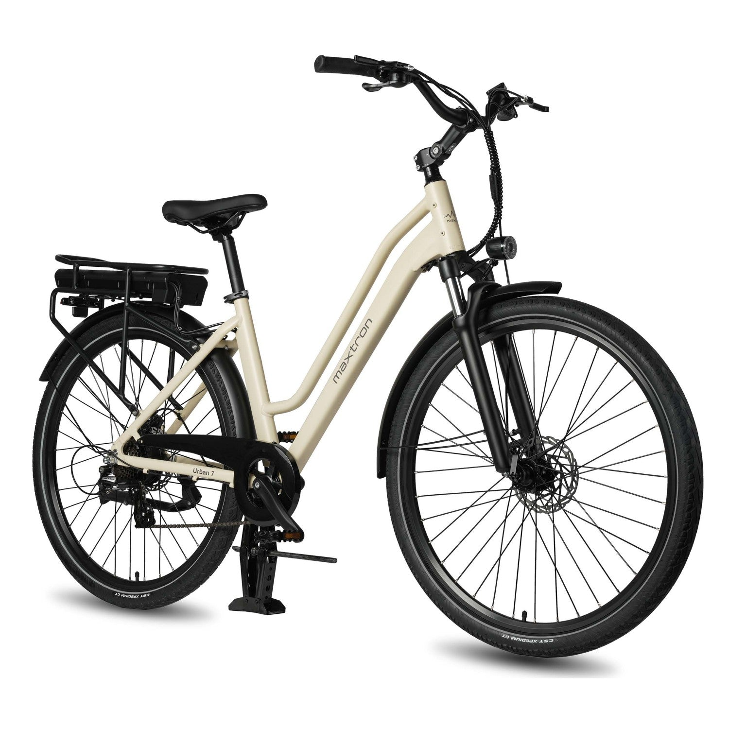 Una bicicleta eléctrica color crema con portaequipajes, batería y cuadro negro.